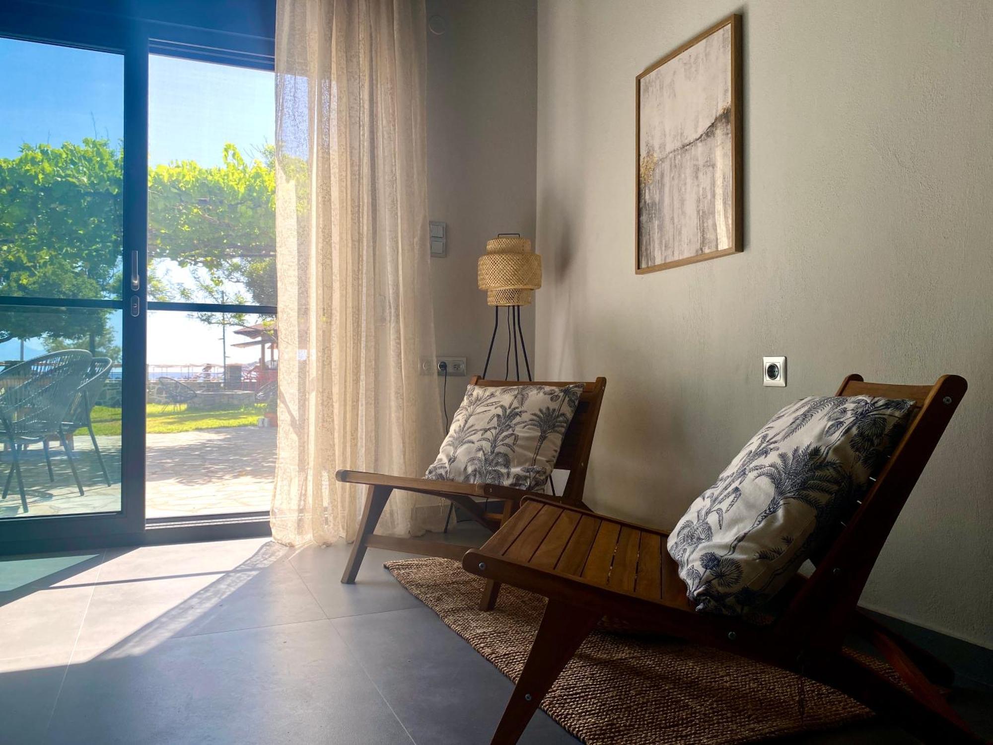 Akasti Slow Living Paralia Sikias Eksteriør bilde